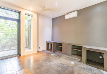 4 Bedroom Villa For Rent - BKK3, Phnom Penh thumbnail