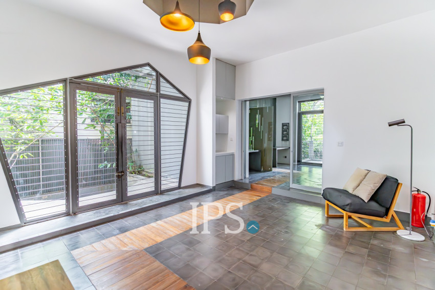 4 Bedroom Villa For Rent - BKK3, Phnom Penh
