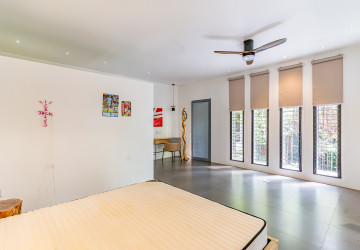 4 Bedroom Villa For Rent - BKK3, Phnom Penh thumbnail