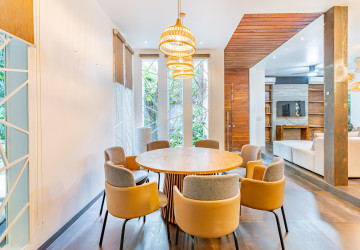 4 Bedroom Villa For Rent - BKK3, Phnom Penh thumbnail