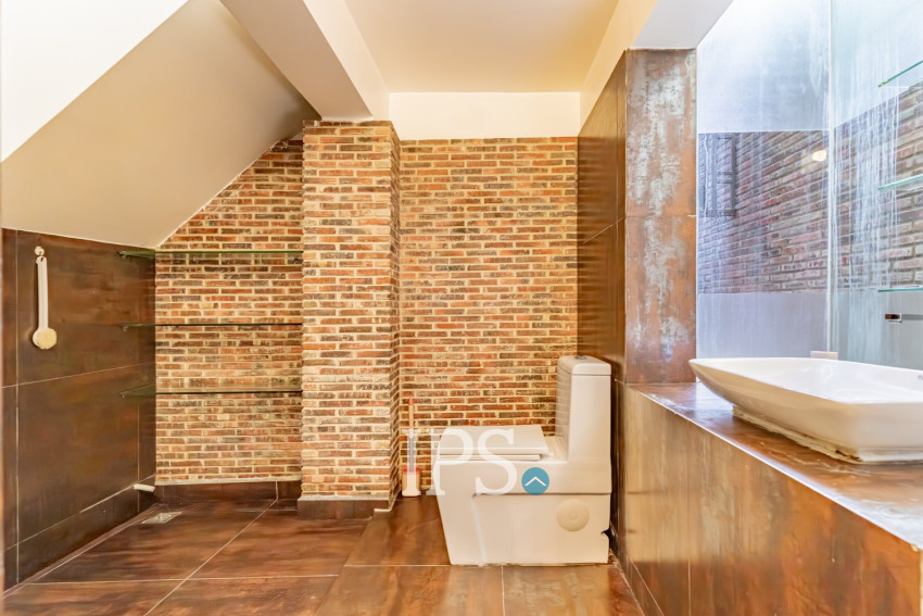 4 Bedroom Villa For Rent - BKK3, Phnom Penh