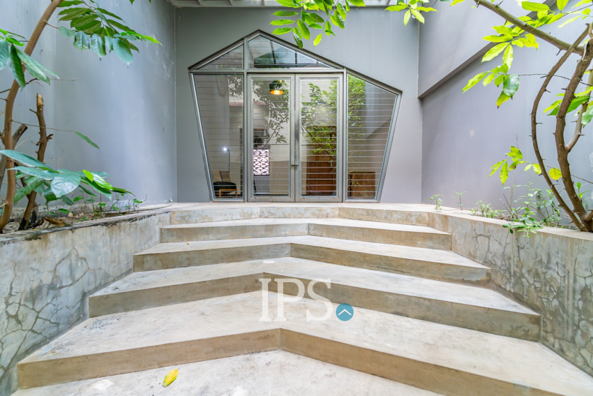 4 Bedroom Villa For Rent - BKK3, Phnom Penh