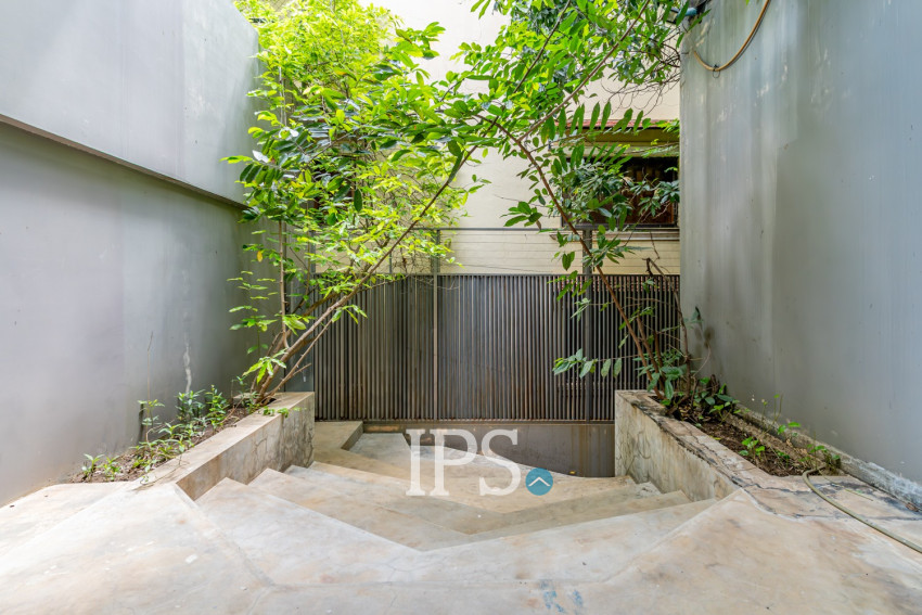 4 Bedroom Villa For Rent - BKK3, Phnom Penh