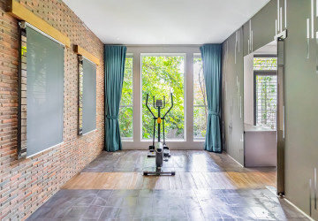 4 Bedroom Villa For Rent - BKK3, Phnom Penh thumbnail