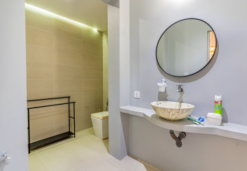 4 Bedroom Villa For Rent - BKK3, Phnom Penh thumbnail