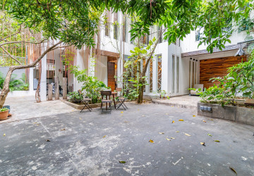 4 Bedroom Villa For Rent - BKK3, Phnom Penh thumbnail