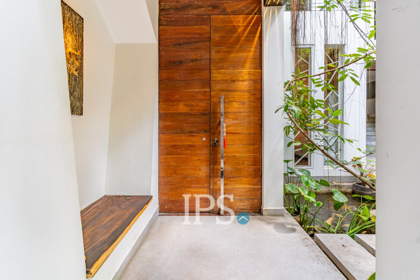 4 Bedroom Villa For Rent - BKK3, Phnom Penh