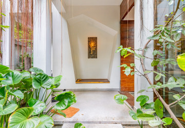 4 Bedroom Villa For Rent - BKK3, Phnom Penh thumbnail