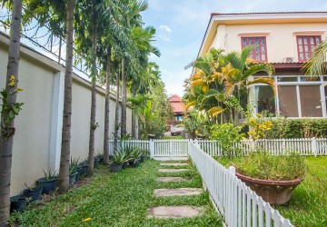 7 Bedrooms Villa  For Rent - Svay Dangkum, Siem Reap thumbnail