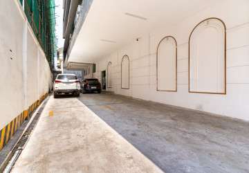 114 Sqm Retail Space For Rent - BKK1, Phnom Penh thumbnail