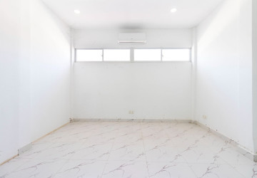 62 Sqm Office Space  For Rent - Svay Dangkum, Siem Reap thumbnail