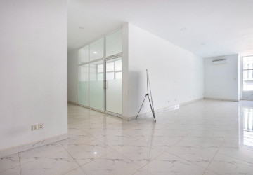 62 Sqm Office Space  For Rent - Svay Dangkum, Siem Reap thumbnail