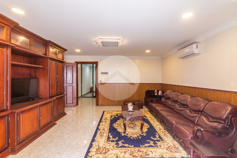 4 Bedroom Serviced Apartment  For Rent - Chey Chumneah, Phnom Penh - Image 2