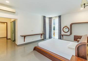 11 Bedroom Commercial Villa For Rent - BKK1, Phnom Penh thumbnail