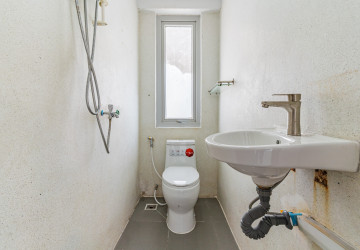 11 Bedroom Commercial Villa For Rent - BKK1, Phnom Penh thumbnail