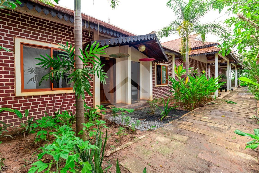 8 Bedroom Boutique For Rent - Svay Thom, Siem Reap