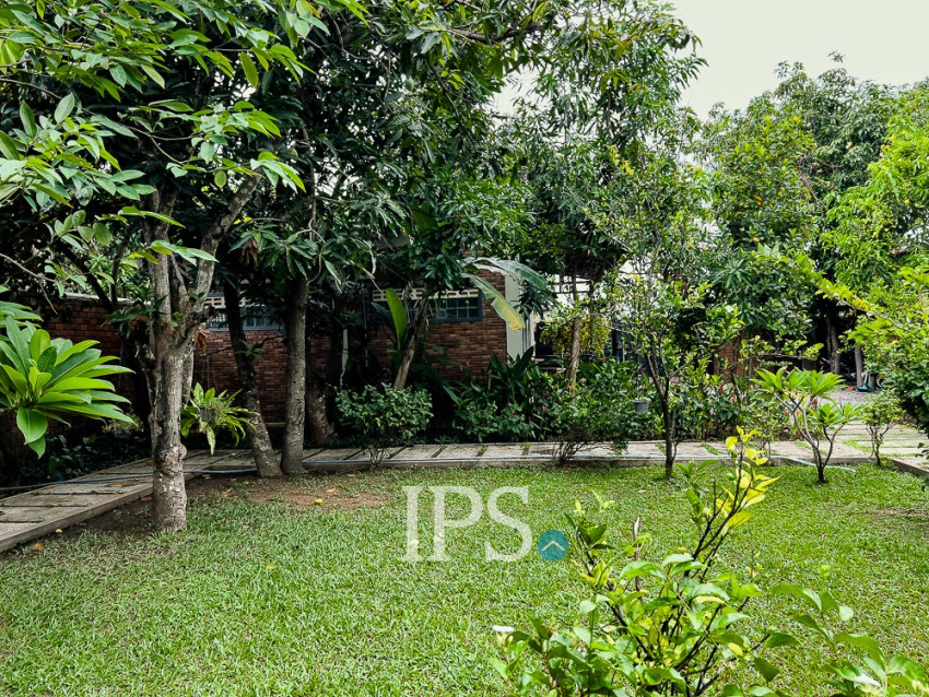 1 Bedroom House For Rent- Sala Kamreuk, Siem Reap