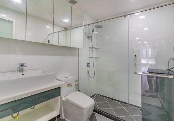 2 Bedroom Serviced Apartment For Rent - BKK1, Phnom Penh thumbnail