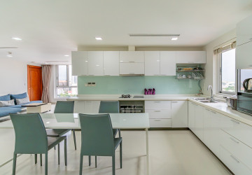 2 Bedroom Serviced Apartment For Rent - BKK1, Phnom Penh thumbnail