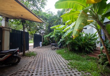 1 Bedroom Apartment For Rent - Svay Dangkum, Siem Reap thumbnail
