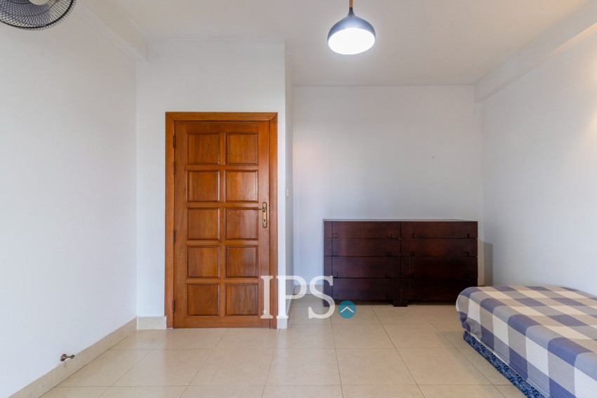 Renovated 3 Bedroom Apartment For Rent - Wat Phnom, Phnom Penh