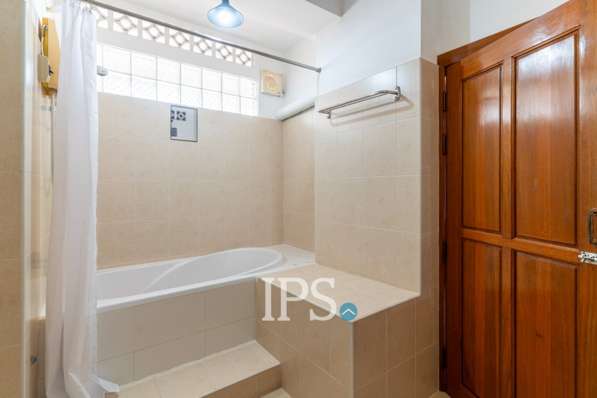 Renovated 3 Bedroom Apartment For Rent - Wat Phnom, Phnom Penh