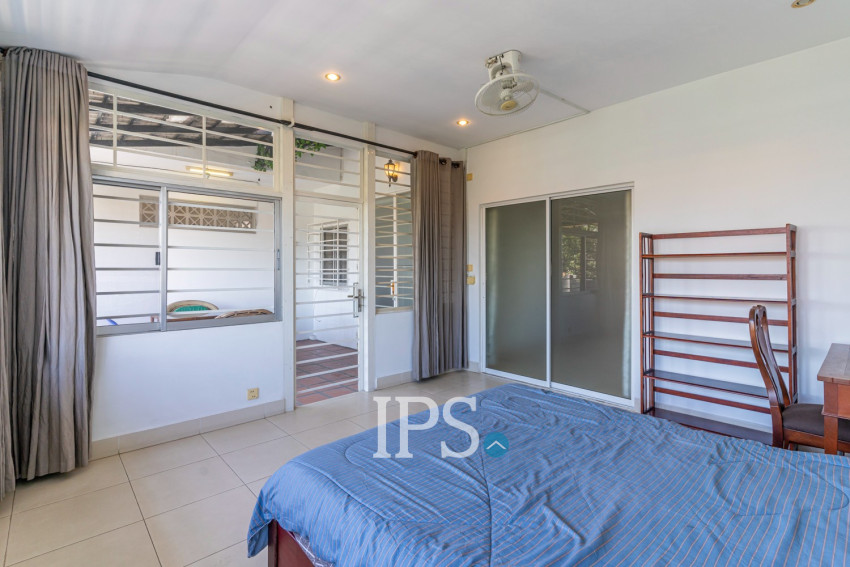 Renovated 3 Bedroom Apartment For Rent - Wat Phnom, Phnom Penh