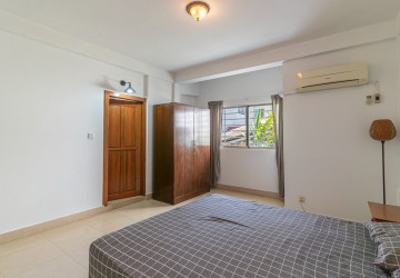 Renovated 3 Bedroom Apartment For Rent - Wat Phnom, Phnom Penh thumbnail