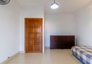 Renovated 3 Bedroom Apartment For Rent - Wat Phnom, Phnom Penh thumbnail